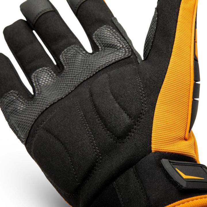 Up close angle of the palm of the GWSGMM2 glove on a white background